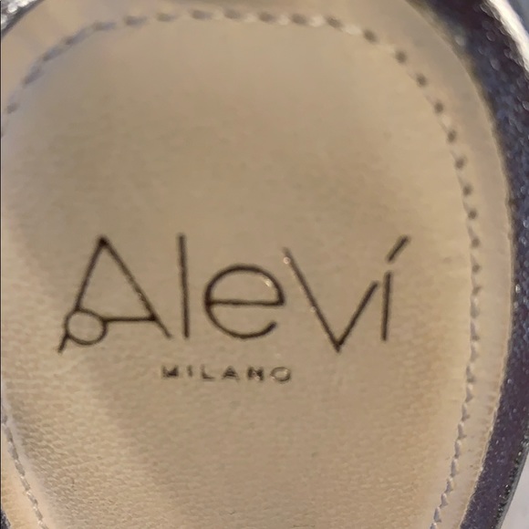 Shoes - Picture 6 of 6